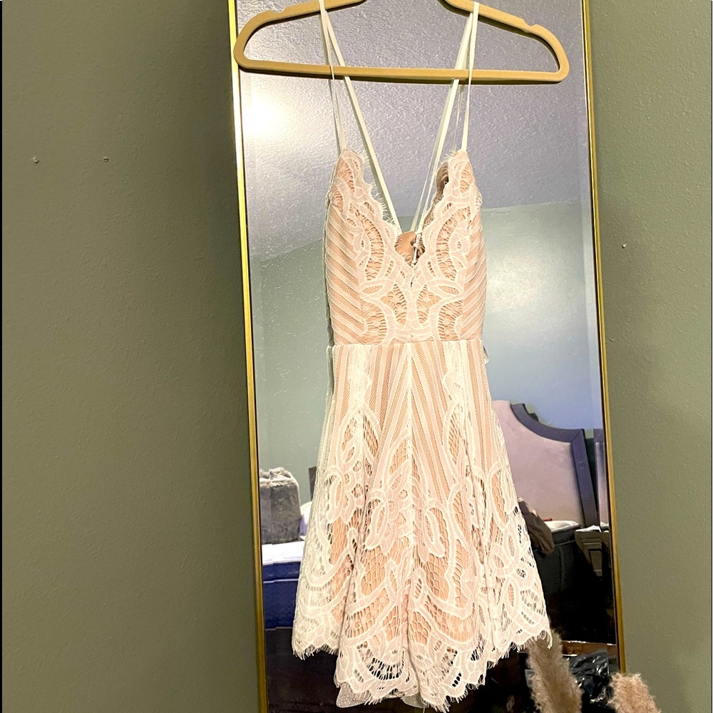 Selfie Leslie lace romper